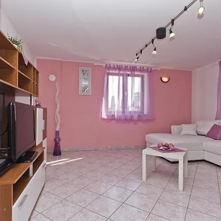 度假居 Mit Privatpool Fuer 6 Personen Ca 90 Qm In Sveti Petar U Sumi, Istrien Binnenland Von Istrien