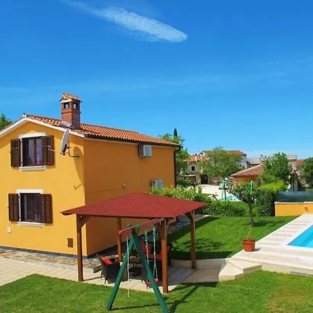 Holiday home Mit Privatpool Fuer 6 Personen Ca 90 Qm In Sveti Petar U Sumi, Istrien Binnenland Von Istrien Sveti Petar u Sumi