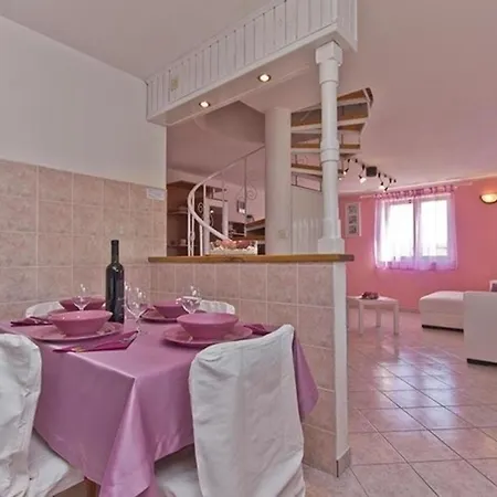 Holiday home Mit Privatpool Fuer 6 Personen Ca 90 Qm In Sveti Petar U Sumi, Istrien Binnenland Von Istrien