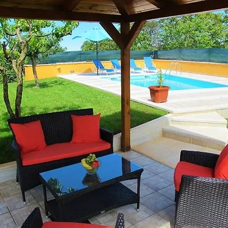 Holiday home Mit Privatpool Fuer 6 Personen Ca 90 Qm In Sveti Petar U Sumi, Istrien Binnenland Von Istrien
