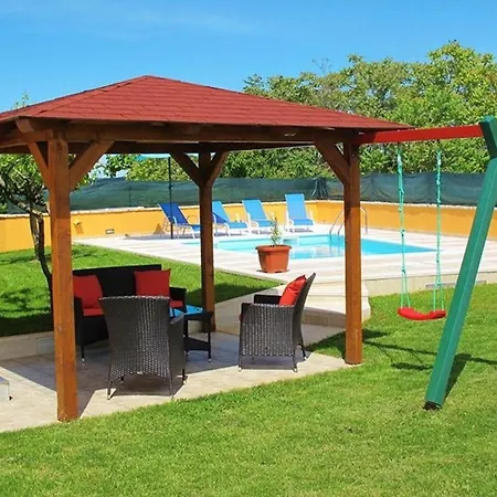 Mit Privatpool Fuer 6 Personen Ca 90 Qm In Sveti Petar U Sumi, Istrien Binnenland Von Istrien Holiday home Sveti Petar u Sumi